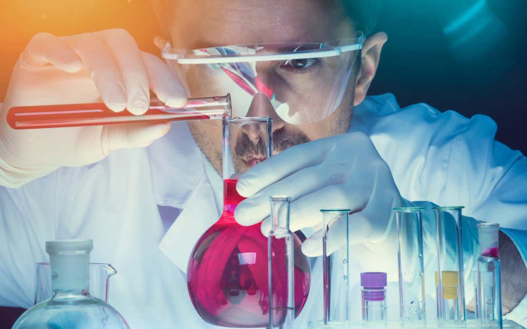 Química: saiba mais sobre o curso e mercado