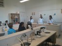 Alunos do 5º ano EF do Colégio Metodista Americano têm primeira aula no laboratório de biologia