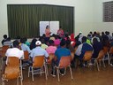 Alunos ensinam português para haitianos em Santa Bárbara dOeste