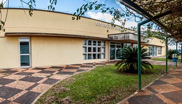Local de referência em serviços prestados à comunidade, com estrutura para estágio, pesquisa e extensão